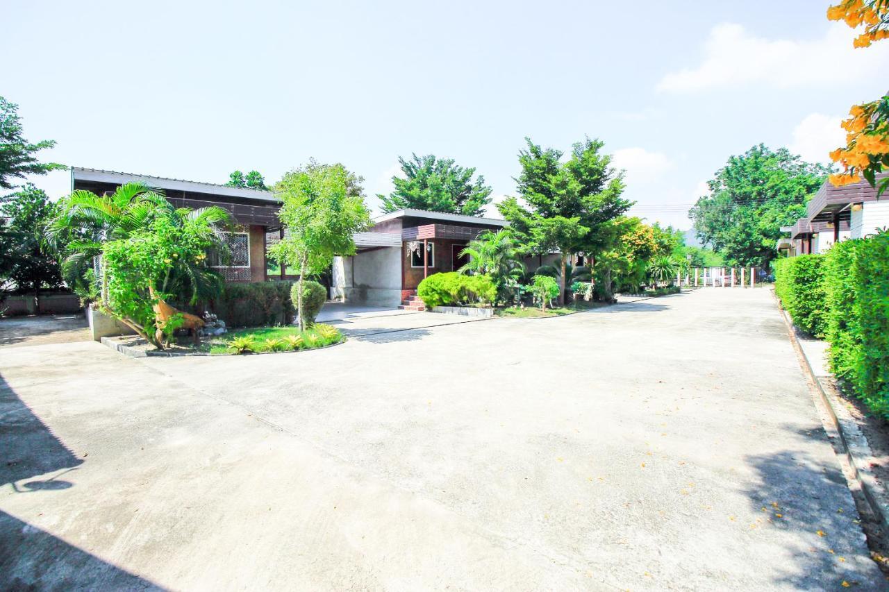 Oyo 354 Ton Hom Resort & Villa HHQ Exterior photo